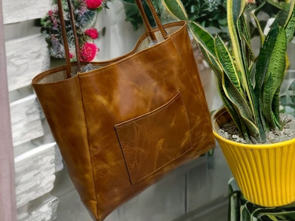 The Amber Pull-Up Handcrafted Leather Tote - Leather Goods Manufacturer India